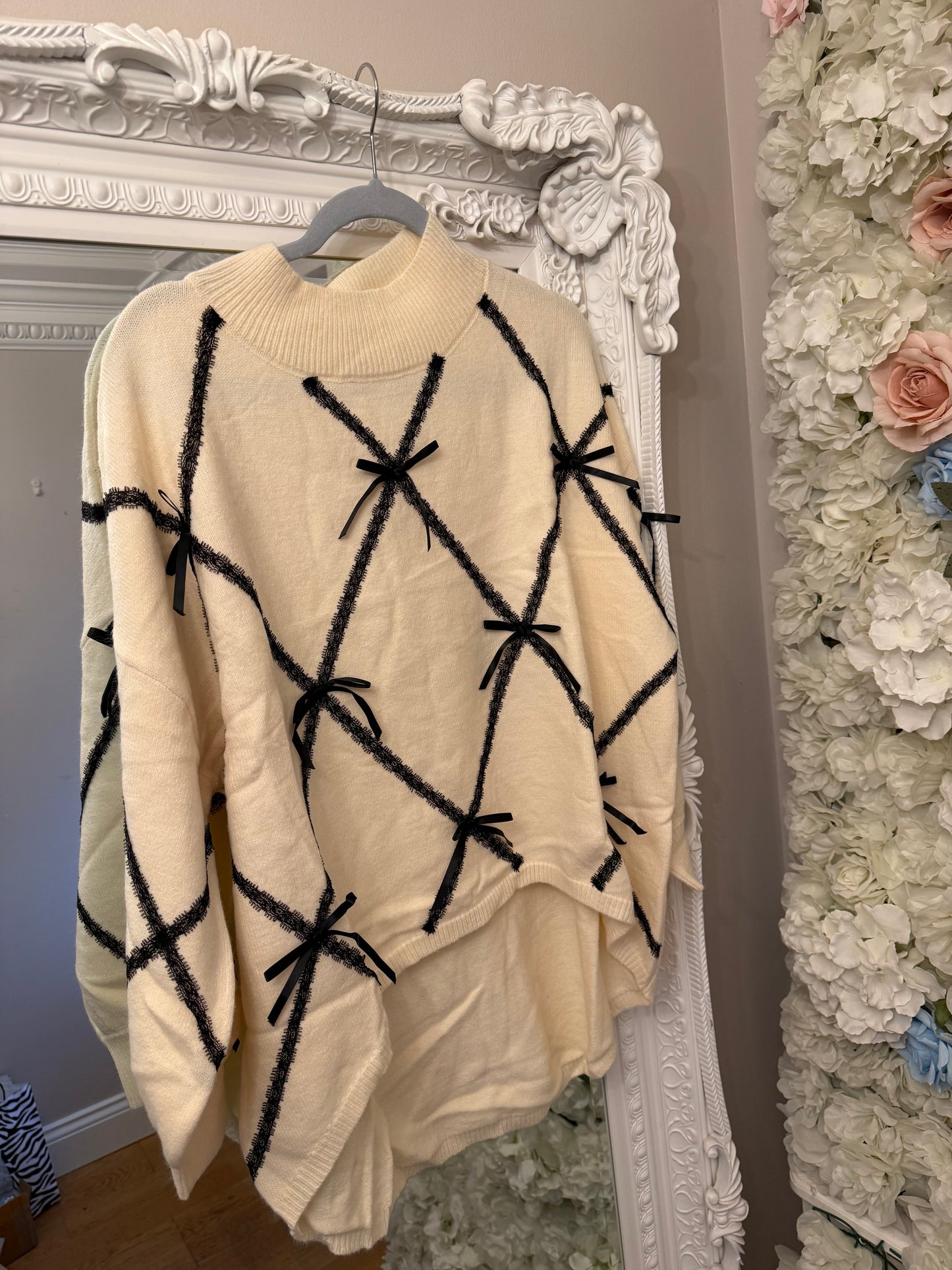 Oversized Bow Jumper