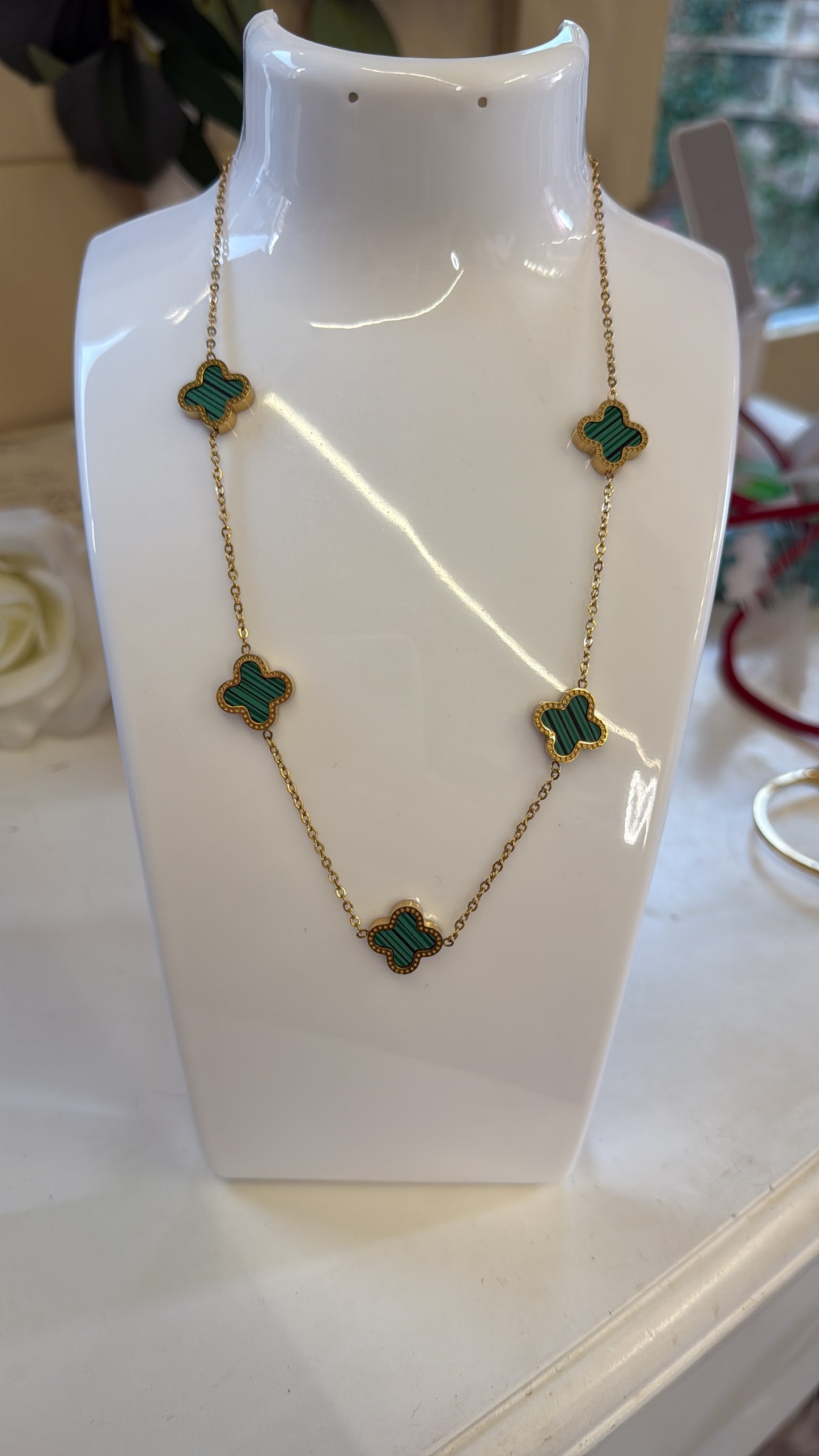 CLOVER Necklace - Green and Gold