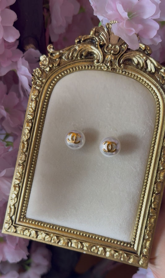 Large Pearl/Gold CC Earrings